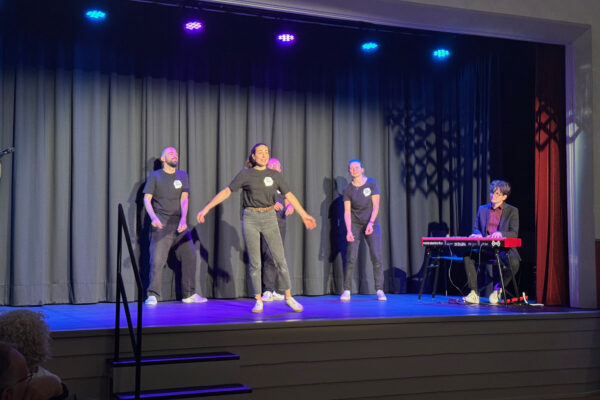 Erfolgreiche Première von «euses Rössli Live»